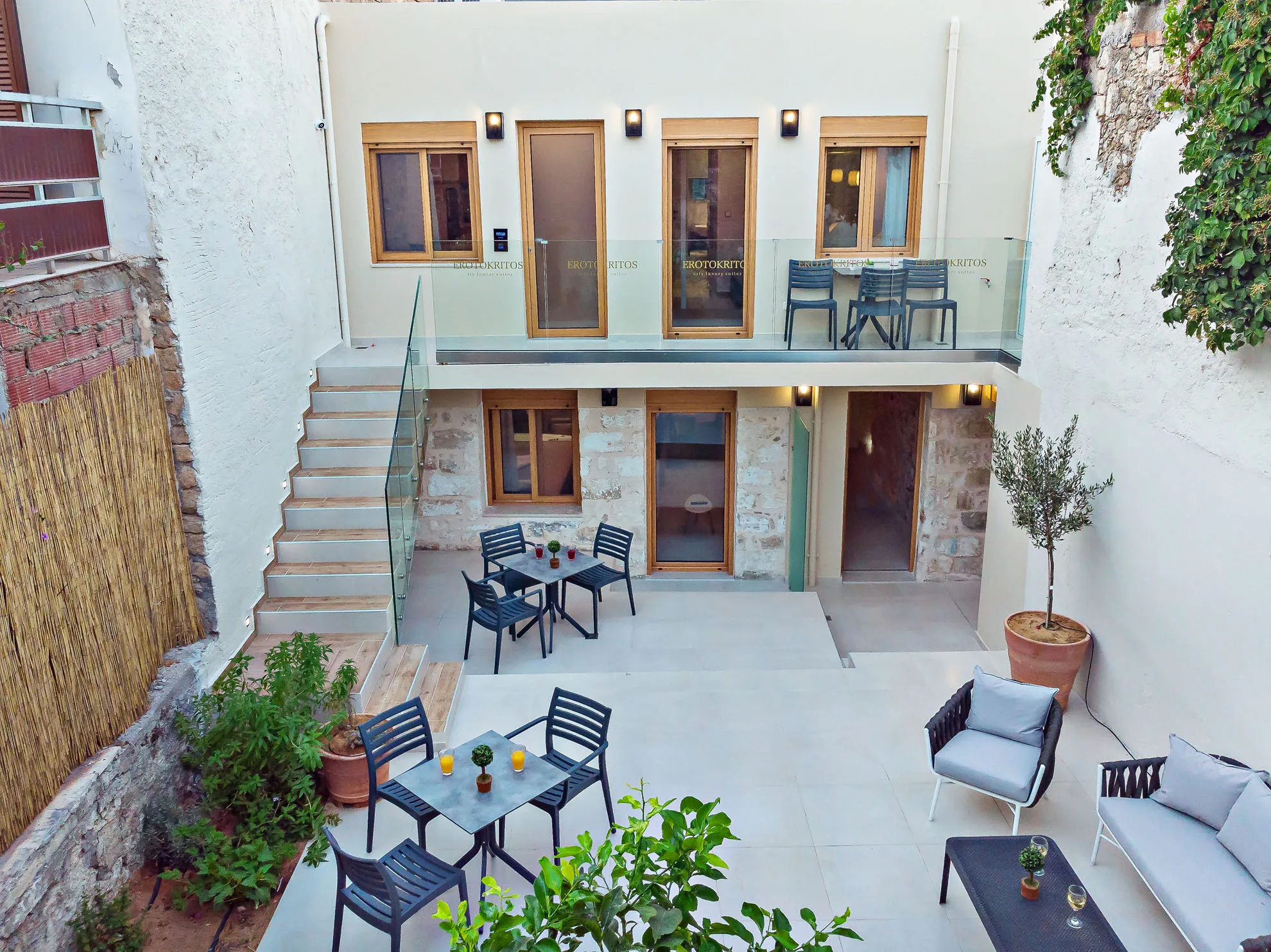 Erotokritos Suites Reception and Garden