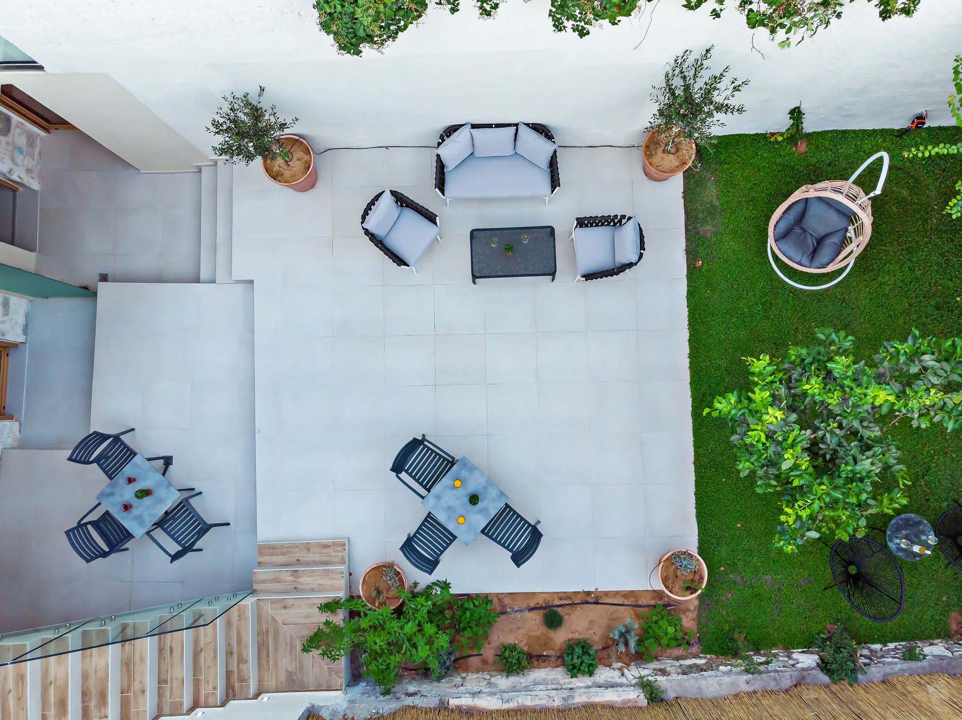 Erotokritos Suites Reception and Garden