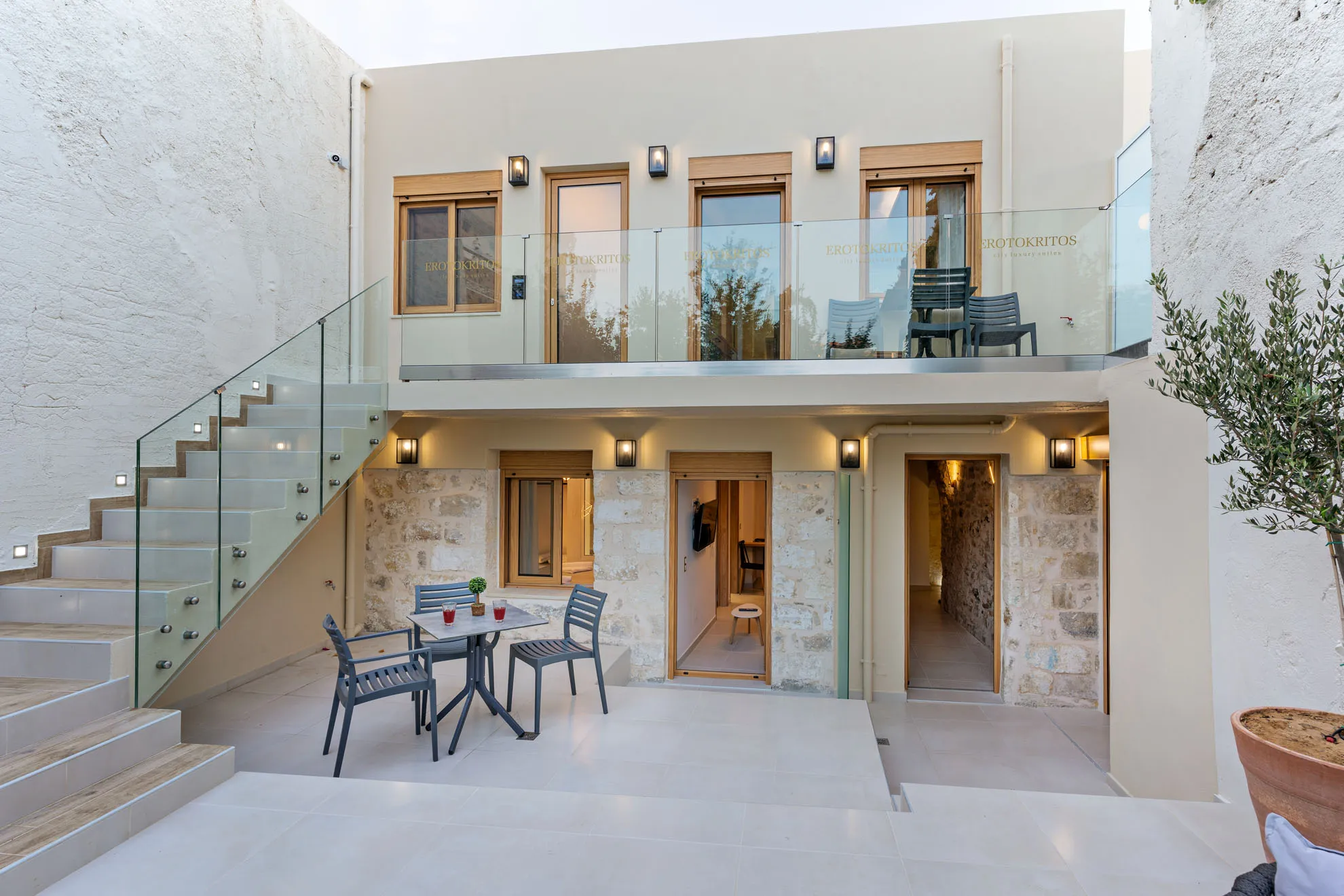 Erotokritos Suites Reception and Garden