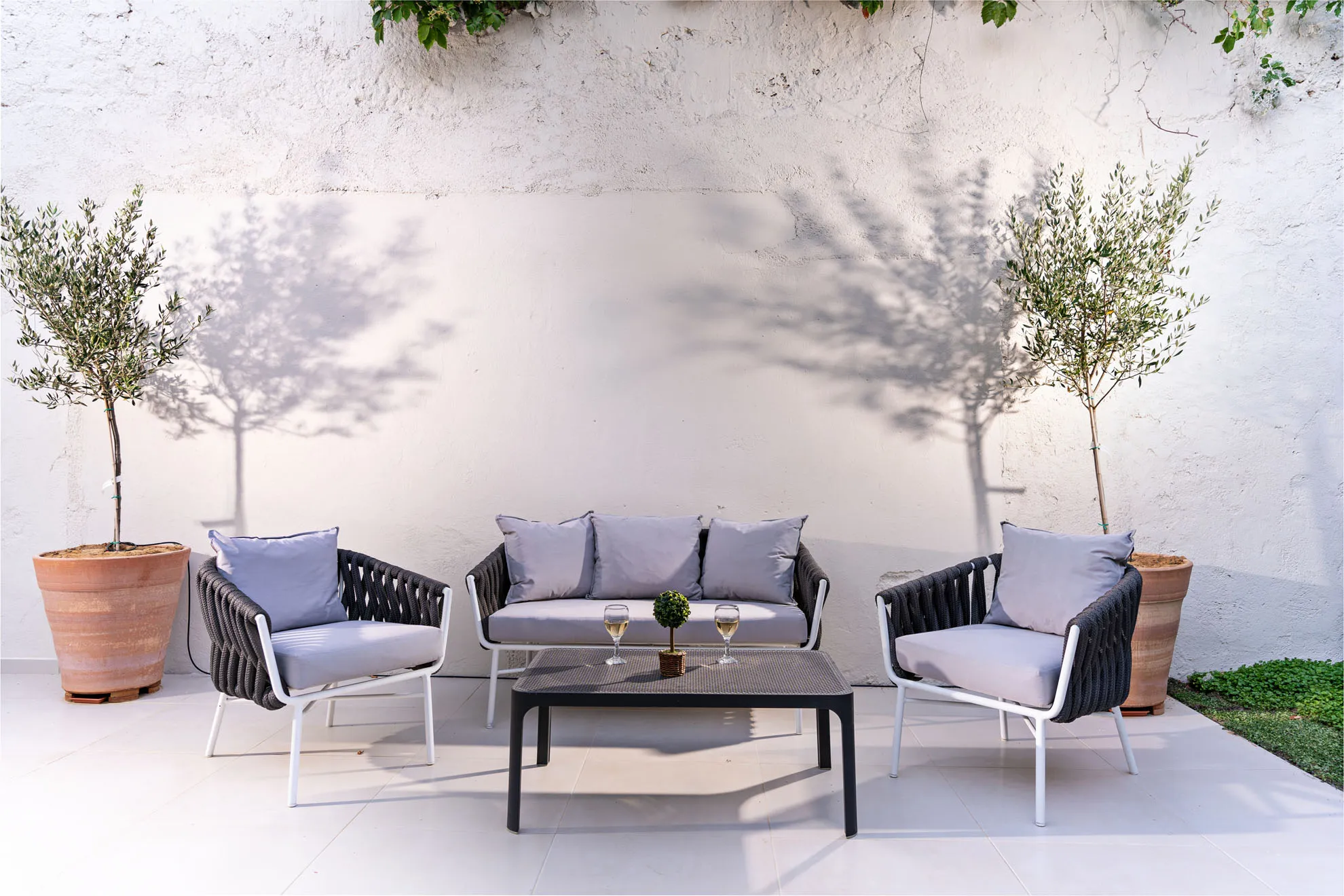 Erotokritos Suites Reception and Garden